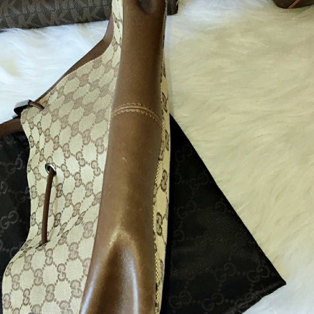 💯Authentic Gucci Drawstring handbag 😍 - Picture 3 of 6